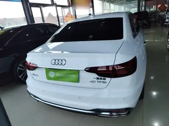 Audi A4L 2022 (74600 км)
