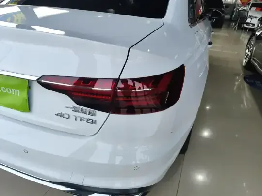 Audi A4L 2022 (74600 км)