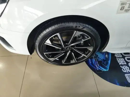 Audi A4L 2022 (74600 км)