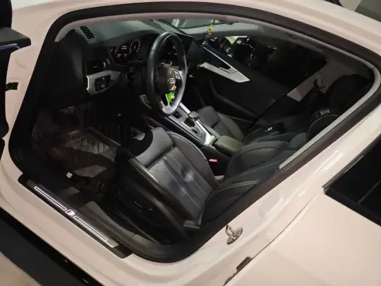 Audi A4L 2022 (34800 км)