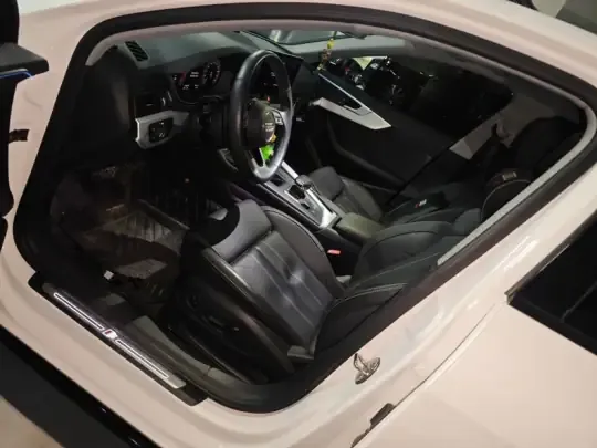 Audi A4L 2022 (34800 км)