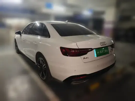 Audi A4L 2022 (34800 км)