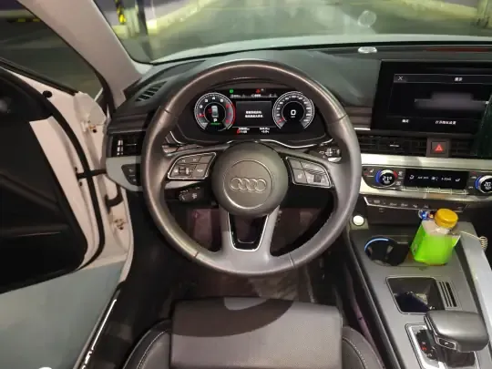 Audi A4L 2022 (34800 км)
