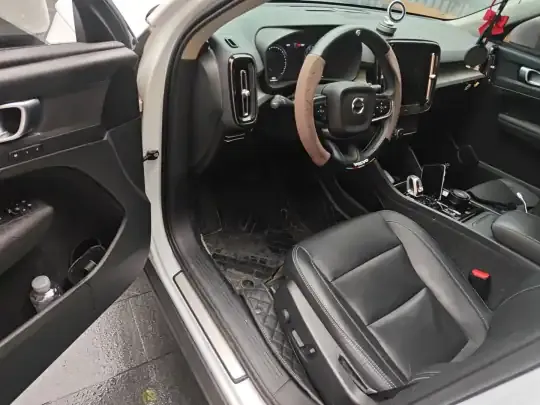 Volvo XC40 2022 (59600 км)