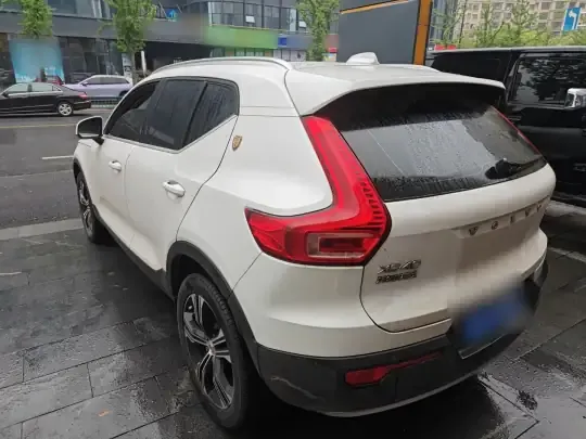 Volvo XC40 2022 (59600 км)