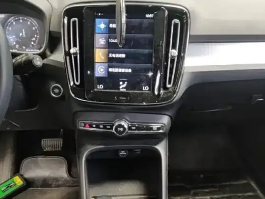 Volvo XC40 2022 (48700 км)
