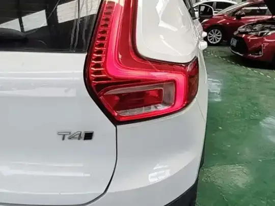 Volvo XC40 2022 (48700 км)