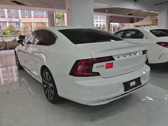 Volvo S90 2022 (55300 км)