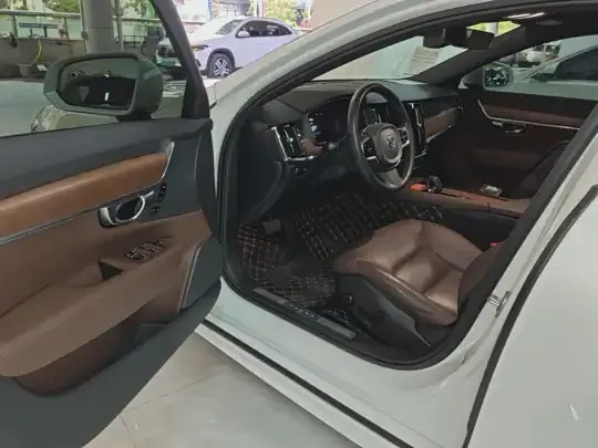 Volvo S90 2022 (55300 км)