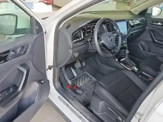 Volkswagen T-ROC 2021 (45599 км)