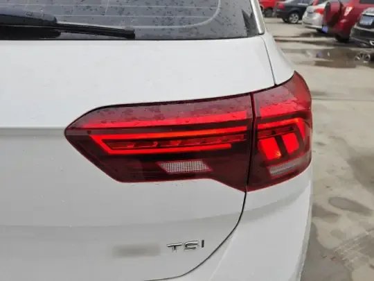 Volkswagen T-ROC 2021 (46900 км)