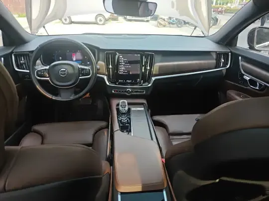 Volvo S90 2022 (53500 км)