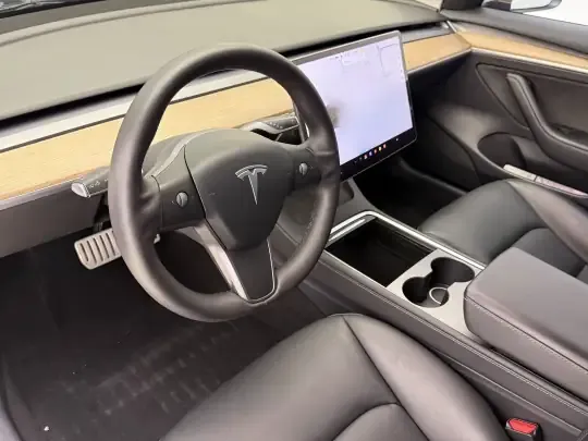 Tesla Model 3 2021 (108100 км)