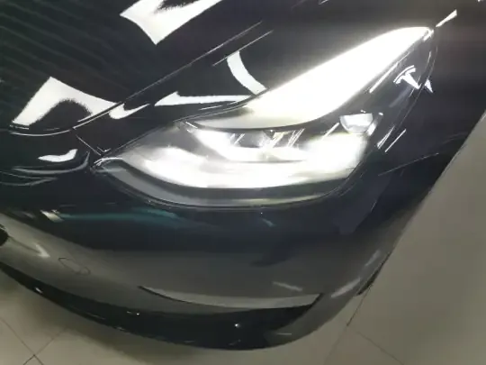 Tesla Model 3 2021 (108100 км)