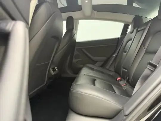 Tesla Model 3 2021 (108100 км)