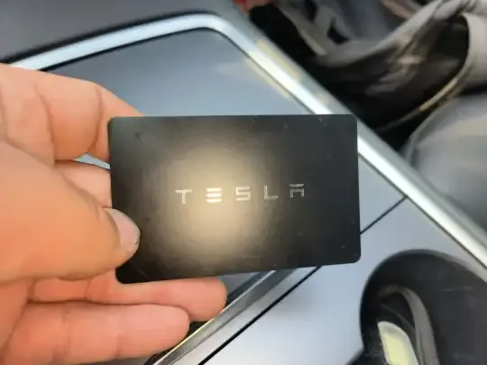 Tesla Model 3 2021 (83699 км)