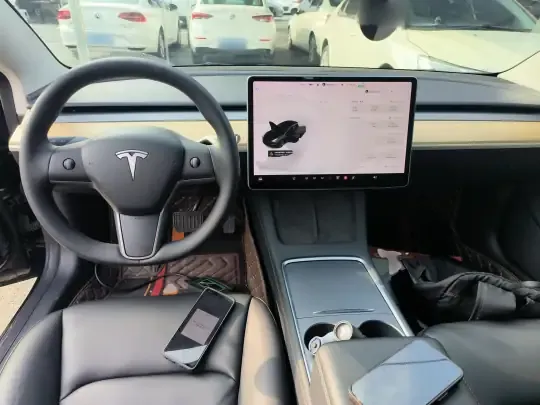 Tesla Model 3 2021 (83699 км)