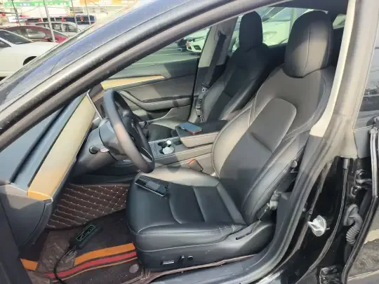 Tesla Model 3 2021 (83699 км)
