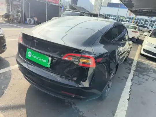Tesla Model 3 2021 (83699 км)