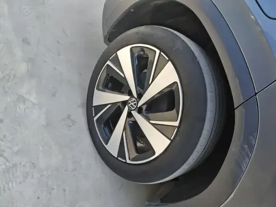 Volkswagen ID,6 X 2021 (109100 км)