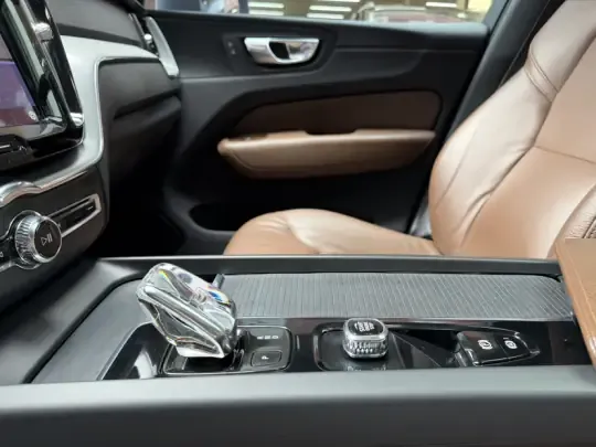 Volvo XC60 2022 (50600 км)
