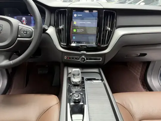 Volvo XC60 2022 (50600 км)
