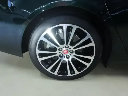 Jaguar XFL 2021 (24000 км)