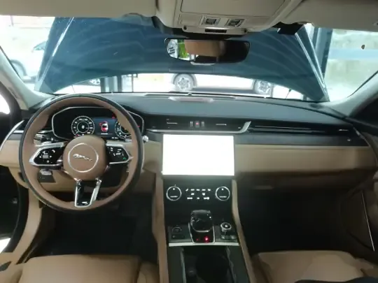 Jaguar XFL 2021 (24000 км)