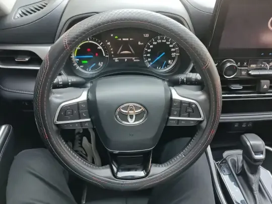 Toyota Highlander 2022 (76100 км)