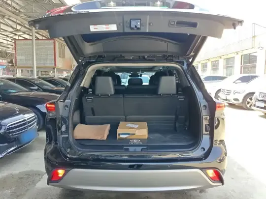 Toyota Highlander 2022 (76100 км)
