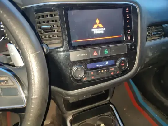 Mitsubishi Outlander 2021 (85300 км)