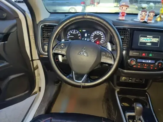 Mitsubishi Outlander 2021 (85300 км)