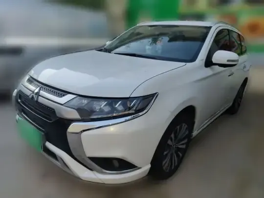 Mitsubishi Outlander 2021 (85300 км)