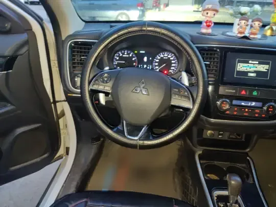 Mitsubishi Outlander 2021 (85300 км)
