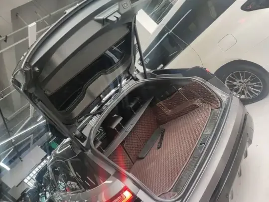 Land Rover Range Velar 2021 (84700 км)