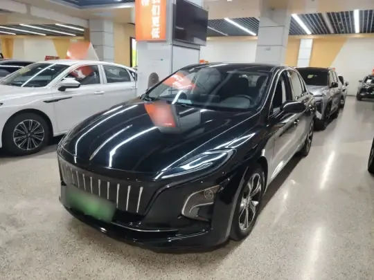 Hongqi E-QM5 2021 (26200 км)