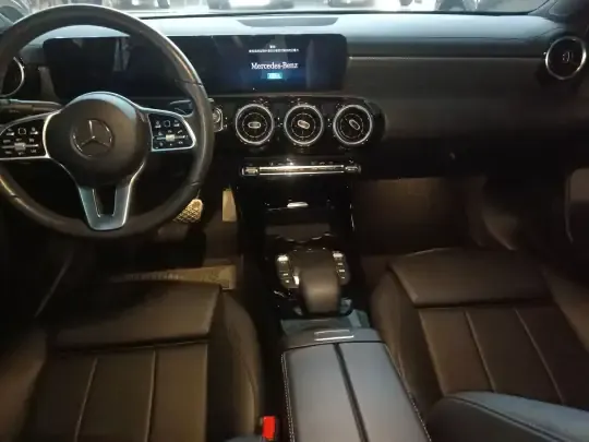 Mercedes-Benz A-Class 2021 (41800 км)