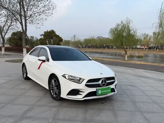 Mercedes-Benz A-Class 2021 (42700 км)
