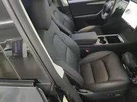 Tesla Model Y 2021 (75900 км)