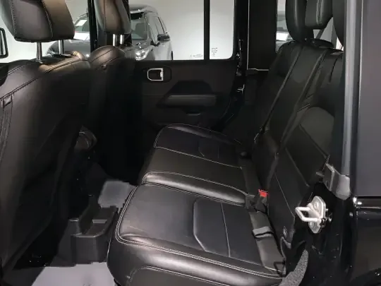 Jeep Wrangler New Energy 2021 (32200 км)