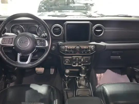 Jeep Wrangler New Energy 2021 (32200 км)