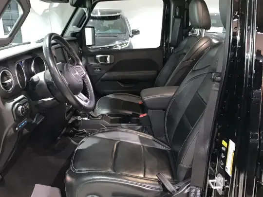 Jeep Wrangler New Energy 2021 (32200 км)