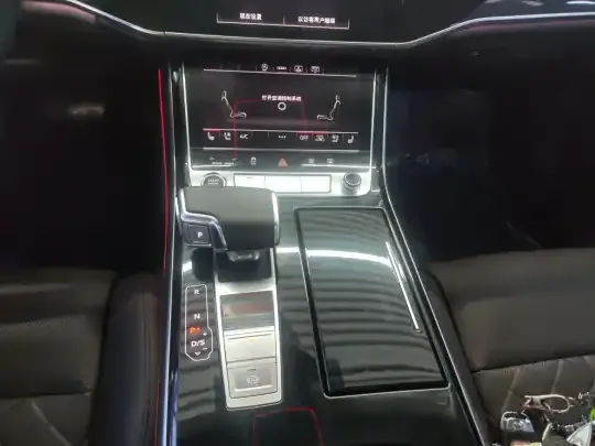 Audi A8 2022 (128100 км)