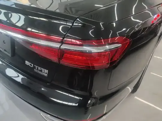 Audi A8 2022 (128100 км)