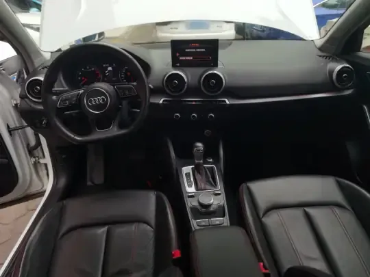 Audi Q2L 2022 (39400 км)