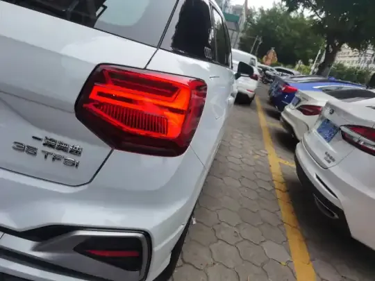 Audi Q2L 2022 (39400 км)