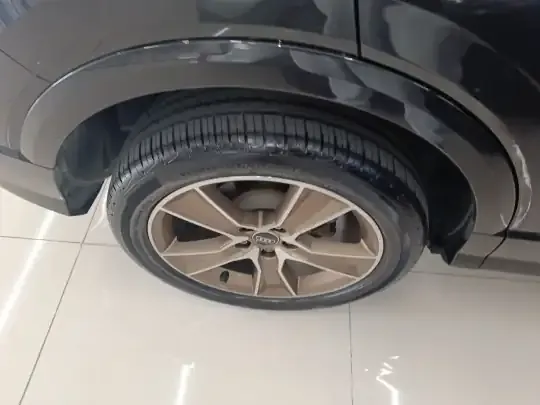 Audi Q2L 2022 (24100 км)