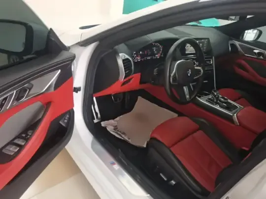 BMW 8 Series 2021 (31300 км)