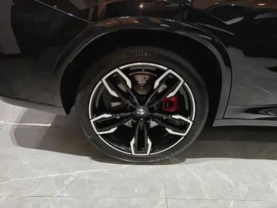 BMW X4 M 2022 (3900 км)