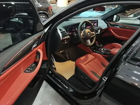 BMW X4 M 2022 (3900 км)